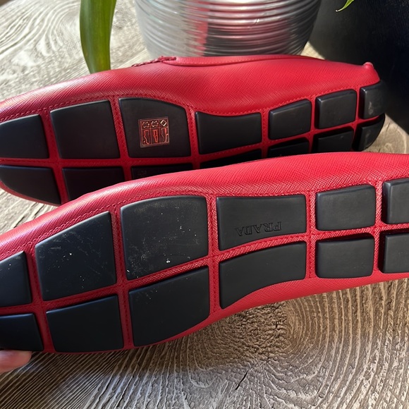 Literally worn one time… MENS PRADA SAFFIANO RED LEATHER SHOES! SIZE 12 - Picture 15 of 16